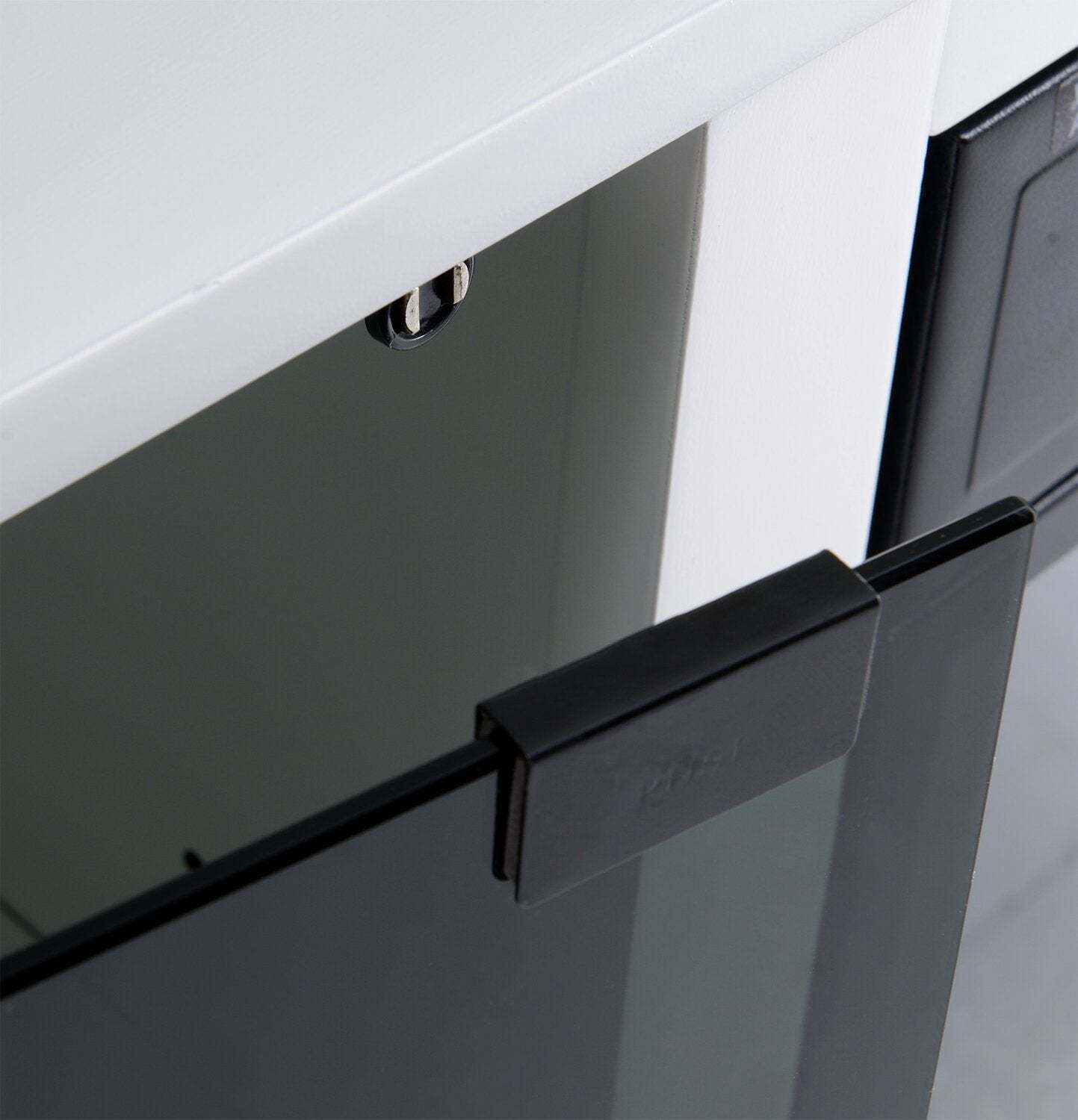 Ignatius 64 Meuble TV avec foyer électrique moderne avec rangement et gestion des câbles pour téléviseurs jusqu'à 70- |Meuble pour téléviseur moderne Ignatius de 64 po avec foyer électrique, rangement et système de gestion