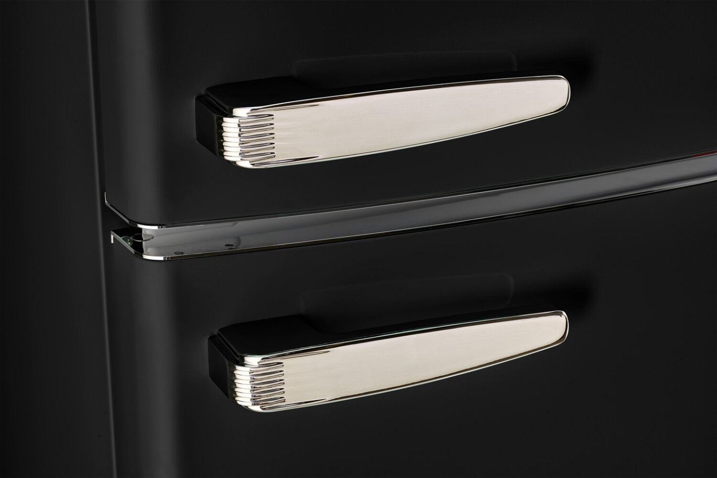 Réfrigérateur Classic Rétro d’Unique de 24 po et de 11 pi3 à congélateur supérieur - noir mat - UNQ-310L MB TM