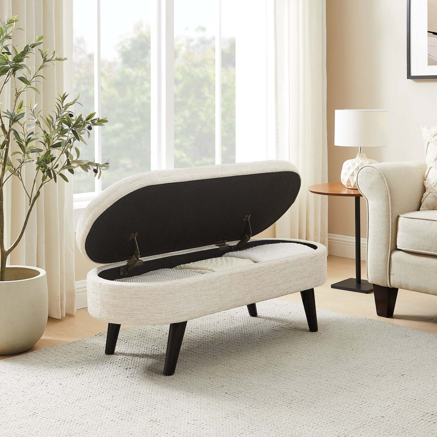 Montreal 43,5 Oval Fabric Storage Ottoman - Blanc|Pouf de rangement ovale Montreal de 43,5 po en tissu - blanc