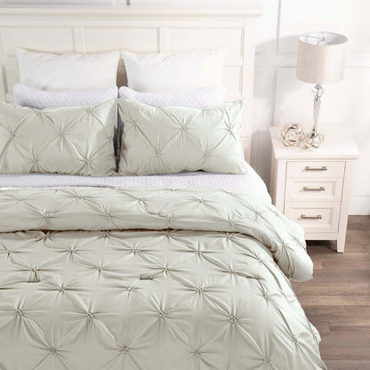 Gardenia Wynd 3-Piece Full/Queen Comforter Set - Oatmeal | Ensemble d'édredon Gardenia Wynd 3 pièces écru pour lit double ou grand lit