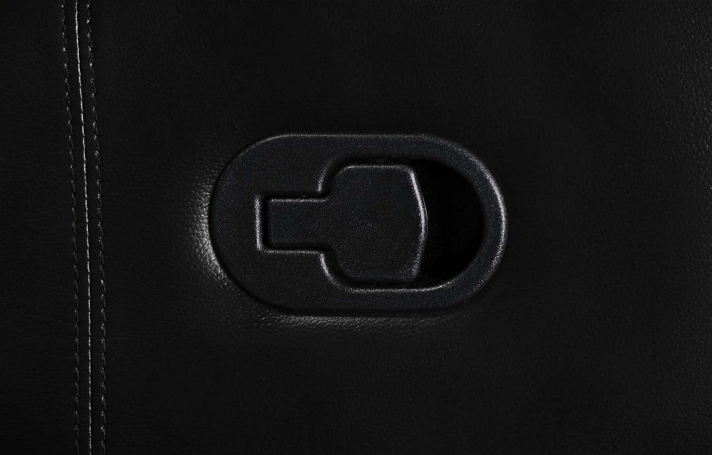 Adam 34.45 Fauteuil inclinable coulissant en tissu d'apparence cuir - Noir | Fauteuil coulissant inclinable Adam de 34,45 po en tissu d'apparence cuir - noir