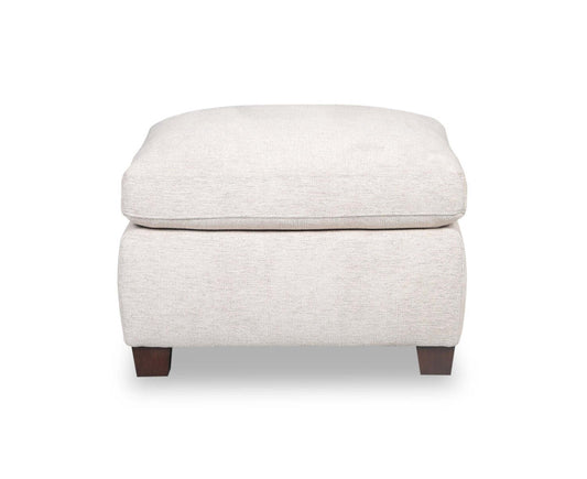 Mallie 28 Ottoman en tissu chenille avec pieds en bois – Coquille blanche | Pouf Mallie de 28 po en tissu de chenille avec pattes en bois - coquillage blanc