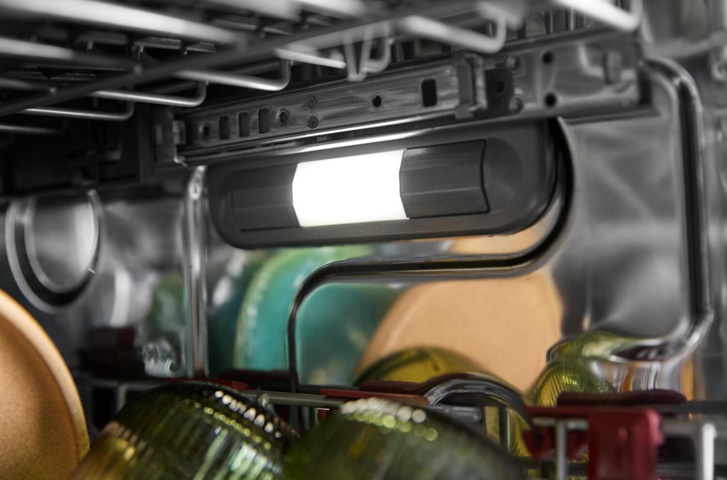 Lave-vaisselle KitchenAid de 24 po et de 44 dBA avec troisième panier 360° Max JetsMC - acier inoxydable avec fini PrintShieldMC - KDTS724SPS