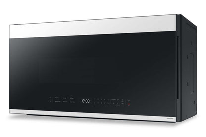 Samsung 2,1 Cu. Fort. Micro-ondes à hotte intégrée avec 400 CFM et commande tactile en verre - Verre blanc - ME… | Quatre à micro-ondes à hotte intégrée Samsung de 2,1 pi³ avec 400 pi³/min et commandes tactiles en ver…