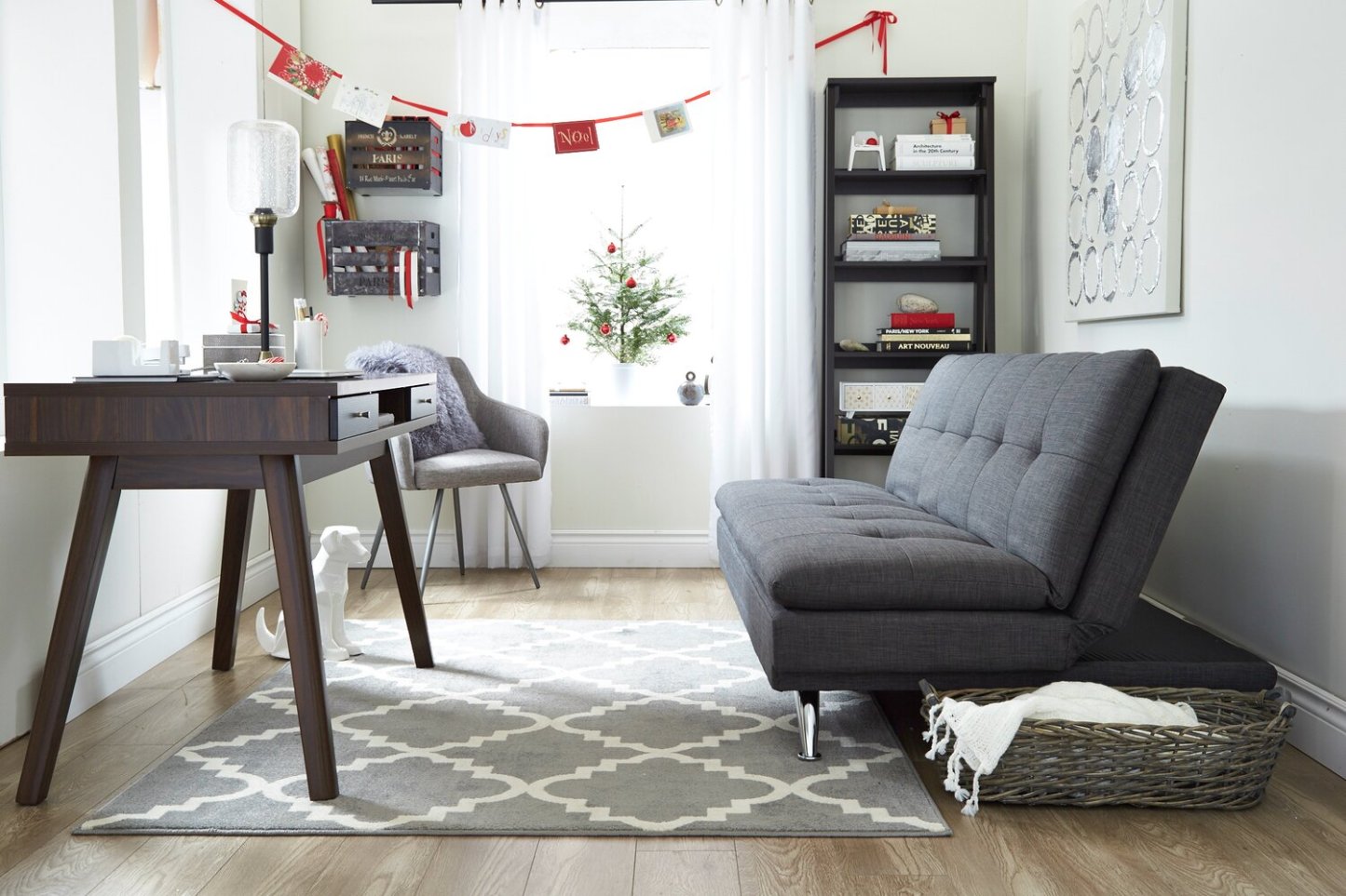 June 73.2 Futon Klik Klak en tissu d'apparence lin avec pieds en métal et capitonnage - Gris | Futon June de 73,2 po en tissu d'apparence lin avec mécanisme Klik Klak, pattes en métal et capitonnage - gris