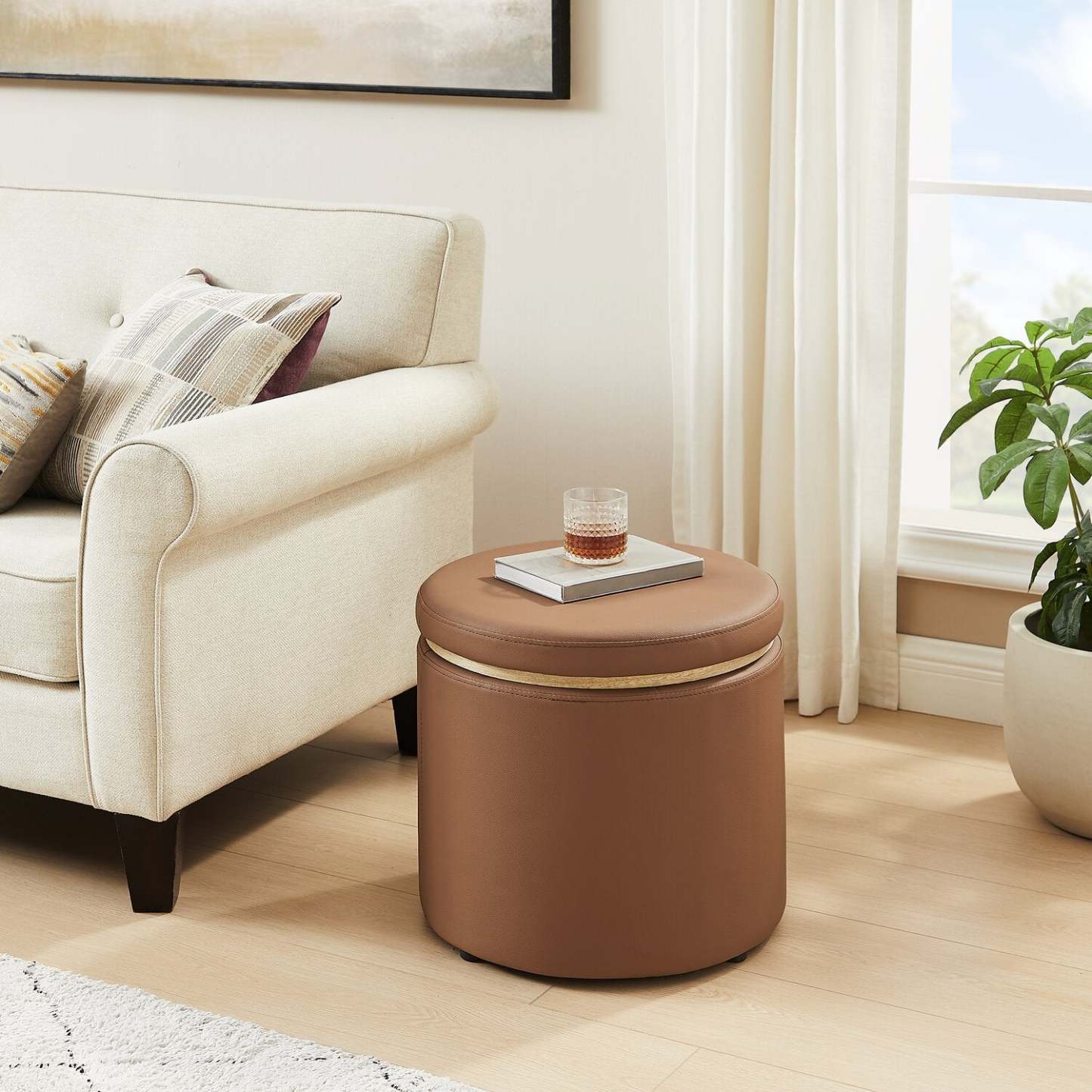 Manitoba 18 Round Storage Ottoman - Brown Faux Leather|Pouf de rangement rond Manitoba de 18 po - similicuir brun