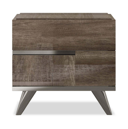 Table de nuit à 2 tiroirs Gino - Fabriquée en Italie, 24,8 L x 23,2 H, Moderne - Marron | Table de nuit Gino à 2 tiroirs - fabriquée en Italie, 24,8 po (L) x 23,2 po (H), moderne - brune