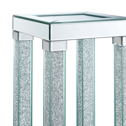 Berni 12 Glam Mirror &amp; Glass Top Chairside Table with Shelf - Silver Metal with Diamond Look Legs|Table de fauteuil somptueuse Berni de 12 po avec dessus en miroir et en verre et tablette - métal argenté avec pattes à apparence de diamant