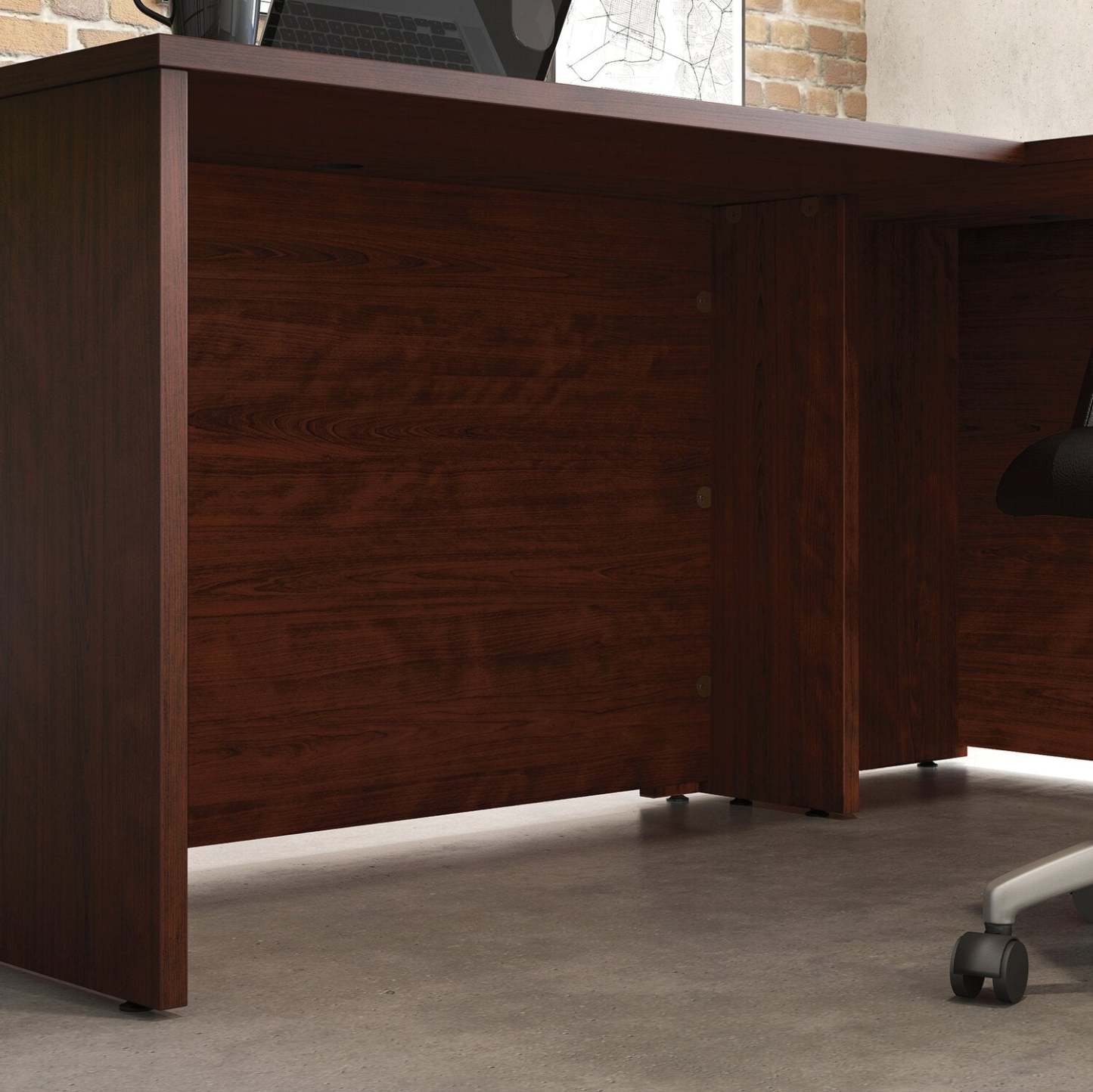 Affirm 45.15 Commercial Grade Office Desk Return - Classic Cherry|Retour pour bureau Affirm de 45,15 po de qualité commerciale - cerisier classique