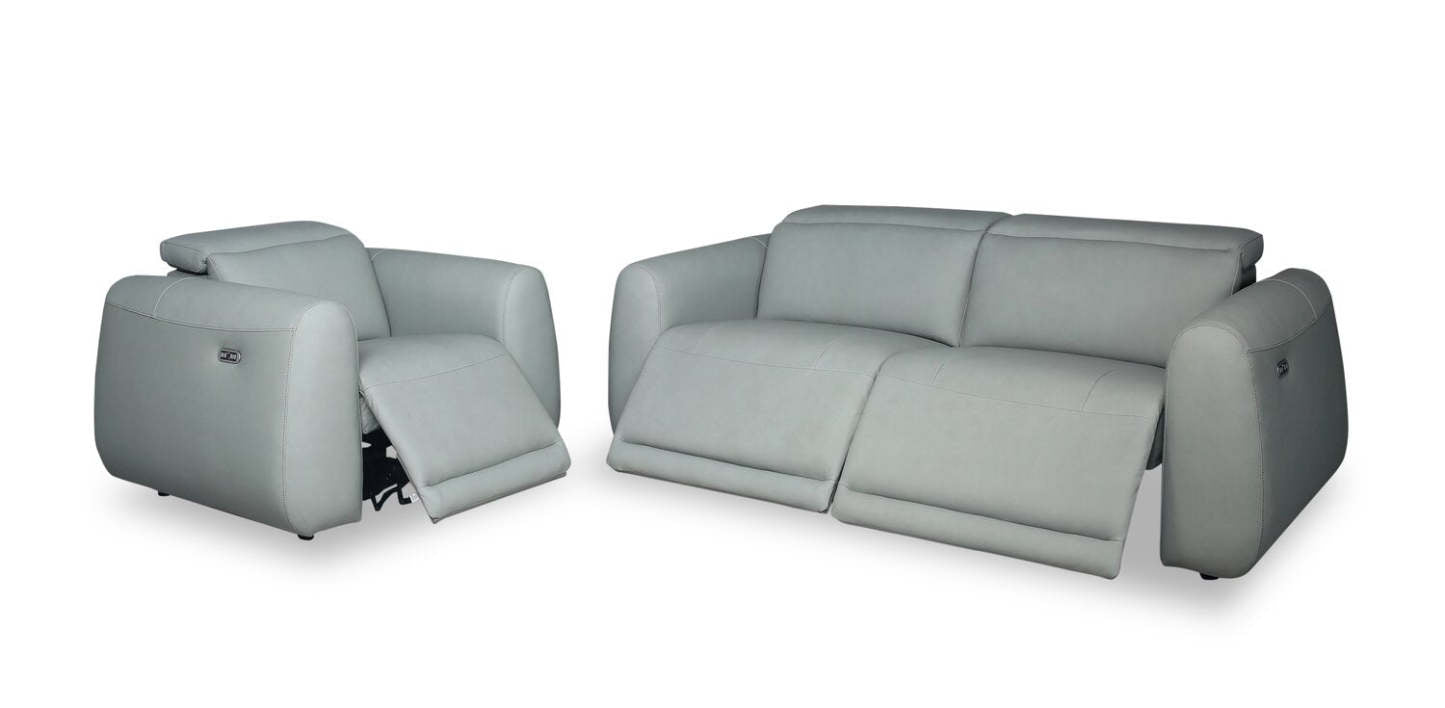 Sofa à inclinaison électrique Gianna de 76 po en cuir véritable avec appuie-têtes électriques et ports USB - bleu spa