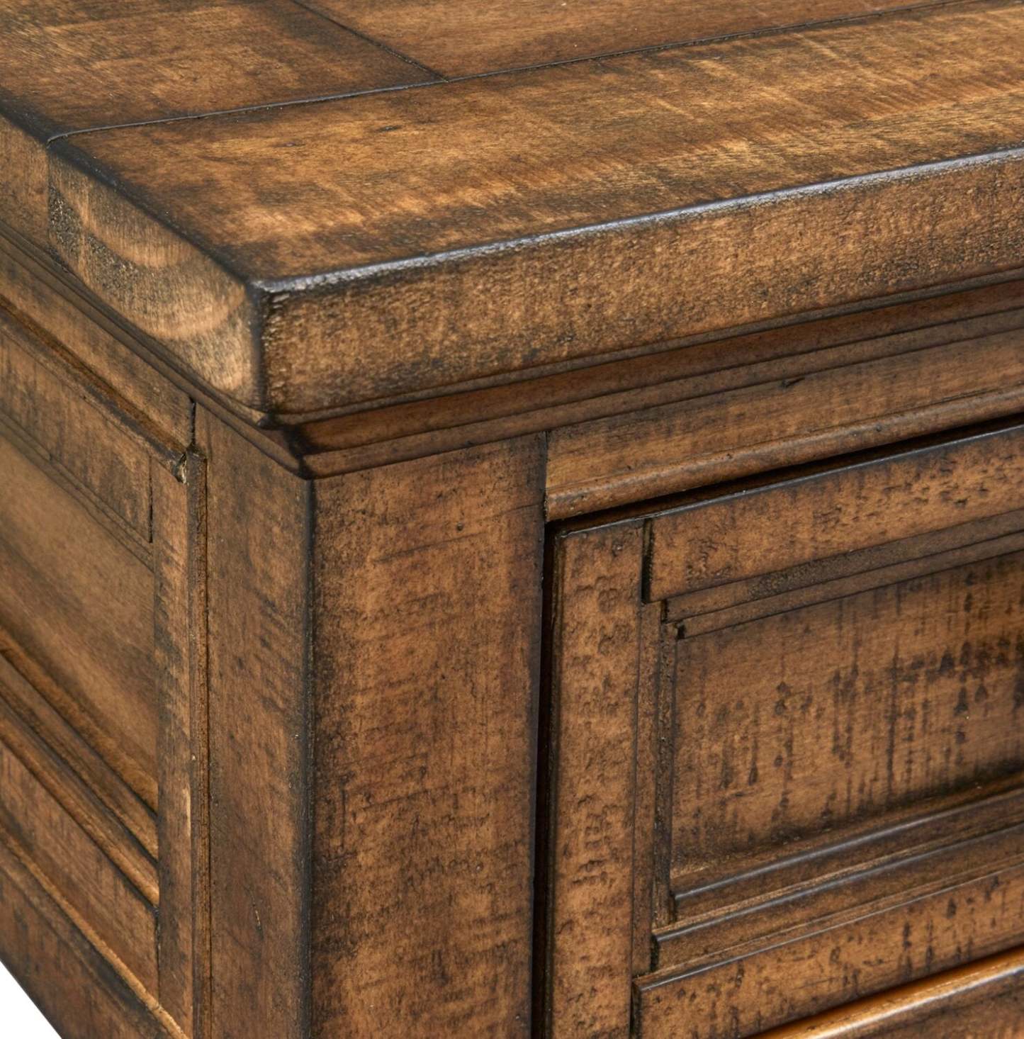 Table de canapé traditionnelle en pin Hanson 50" avec rangement - Muscade grillée | Table de salon traditionnelle Hanson de 50 po en pin - muscade grillée