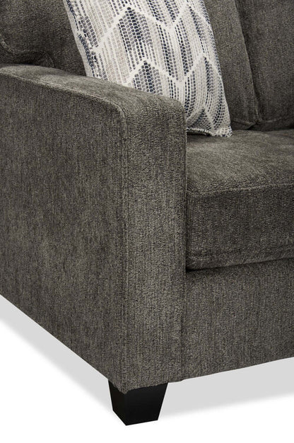 Fabriquée au Canada, causeuse Lennox de 57 po en tissu de chenille avec coussins réversibles et coussins décoratifs - grise