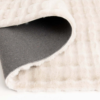 Tapis à bulles en fausse fourrure ivoire avec envers en mousse à mémoire de forme – 7' x 10' | Carpette Bubble en fausse fourrure ivoire avec revers en mousse à mémoire de forme - 7 pi x 10 pi | BUBBIV08