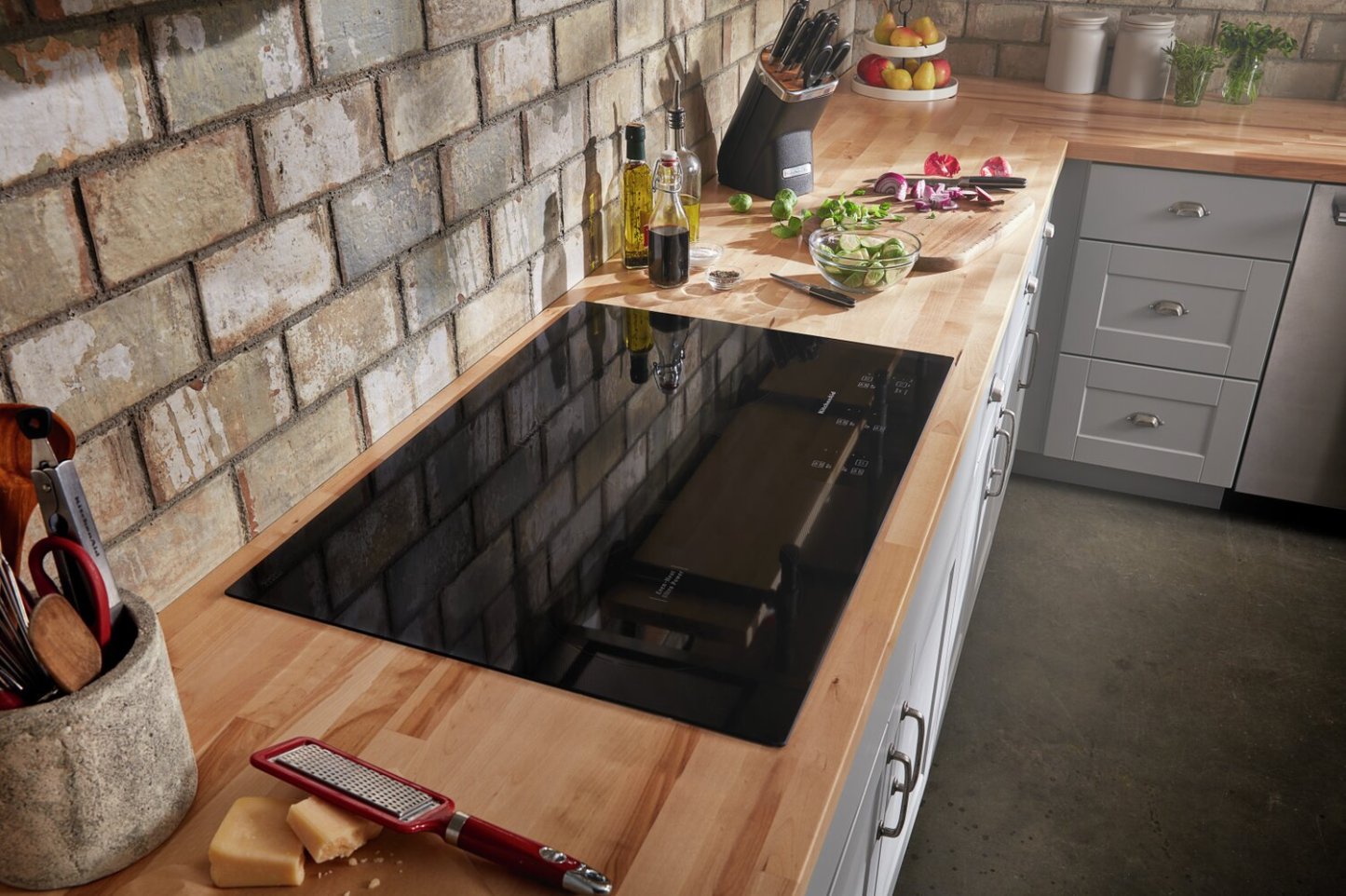 Table de cuisson électrique KitchenAid 30 à 5 éléments - Noir - KCES950KBL | Table de cuisson électrique KitchenAid de 30 po à 5 éléments - noire - KCES950KBL