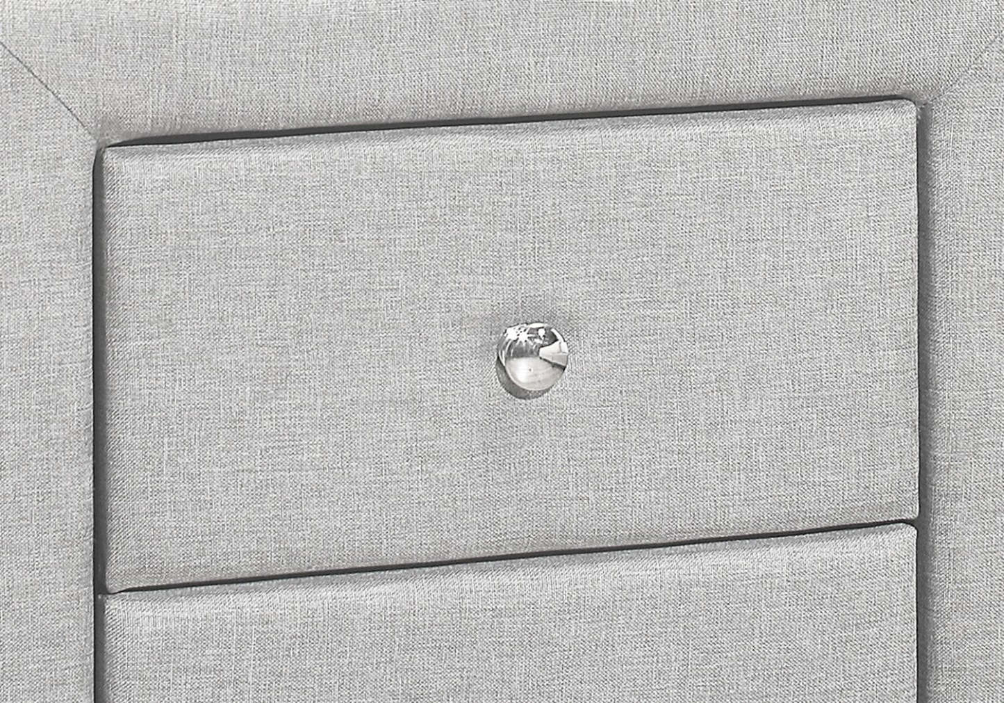 Table de nuit rembourrée à 2 tiroirs Zara, 20,5 L x 20,75 H - Gris | Table de nuit rembourrée Zara de 20,5 po (l) x 20,75 po (H) à 2 tiroirs - grise