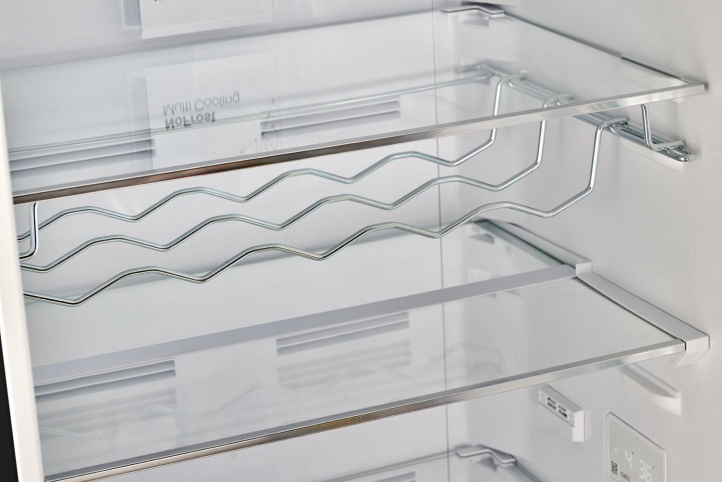 Réfrigérateur Classic Rétro par Unique de 24 po et de 12 pi3 à congélateur inférieur - noir mat - UGP-340L MB AC | 340LMBAC