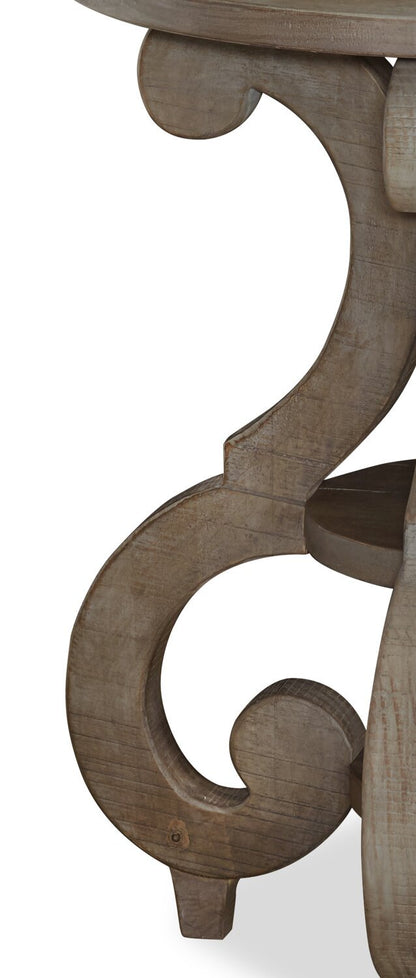 Table de bout ronde traditionnelle Tinley Park de 22 po avec tablette - pin gris-brun avec base à volutes