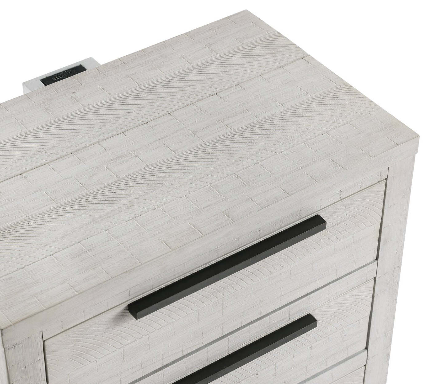 Table de chevet Haven à 3 tiroirs avec port USB, 26 L x 28 H - Blanc | Table de nuit Haven de 26 po (L) x 28 po (H) à 3 tiroirs avec port USB - blanche