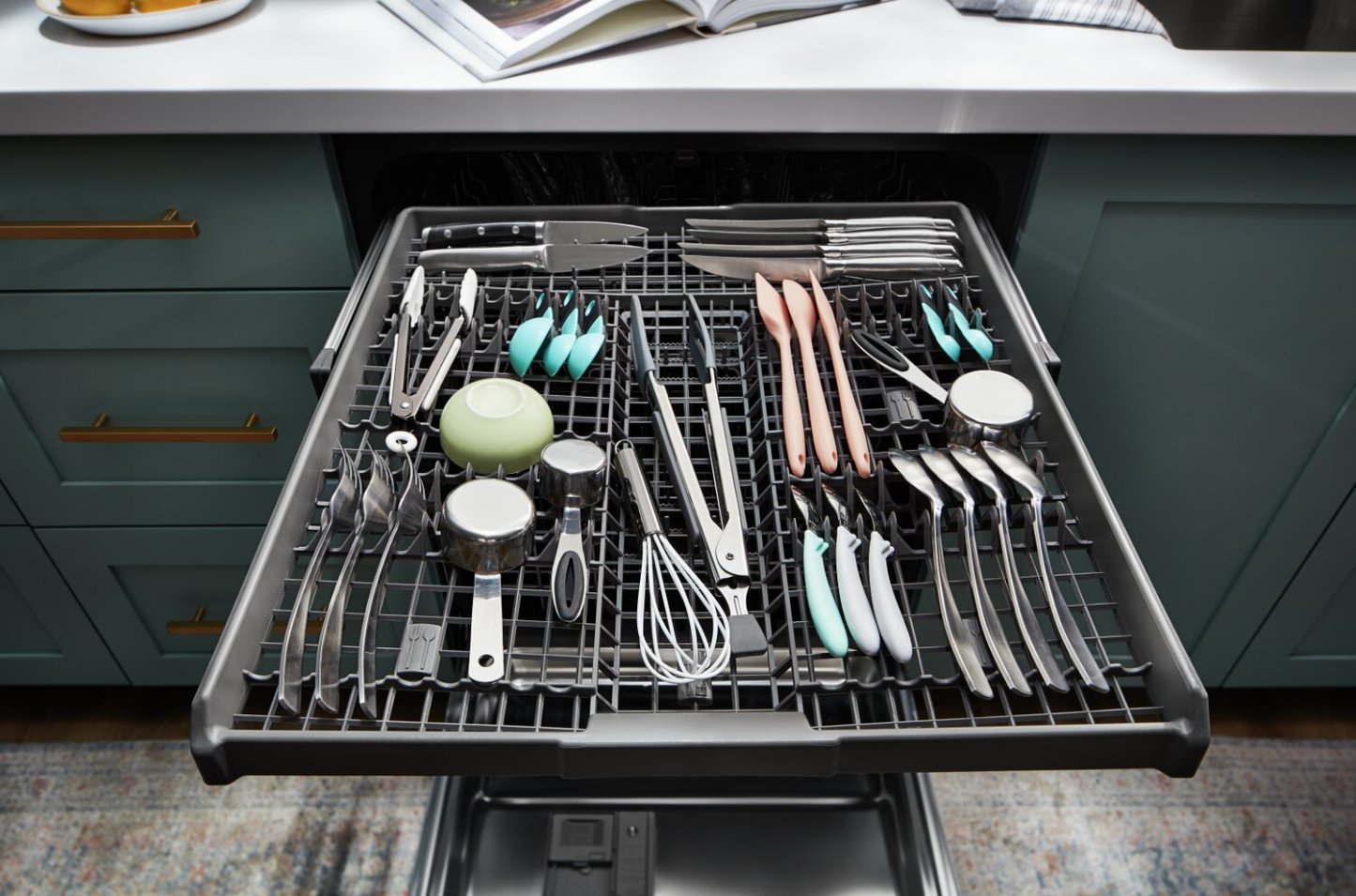 Lave-vaisselle Whirlpool 24 51 dBA encastrable à commande supérieure avec troisième panier - Acier inoxydable résistant aux empreintes digitales… | Lave-vaisselle encastré Whirlpool de 24 po et de 51 dBA avec commandes sur le dessus et 3e panier - …