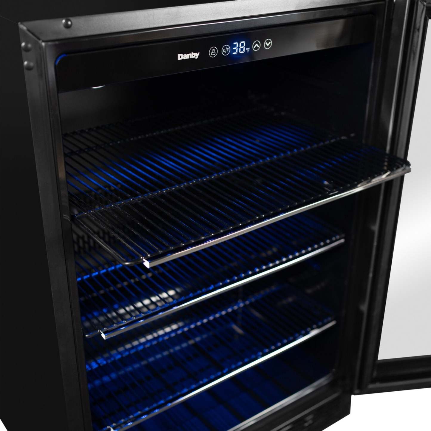 Danby 5,7 pi³ 154-canettes Réfrigérateur à boissons - Acier inoxydable - DBC057A1BSS | Refroidisseur à boissons Danby de 5,7 pi³ pour 154 canettes - acier inoxydable - DBC057A1BSS | DBC057SS