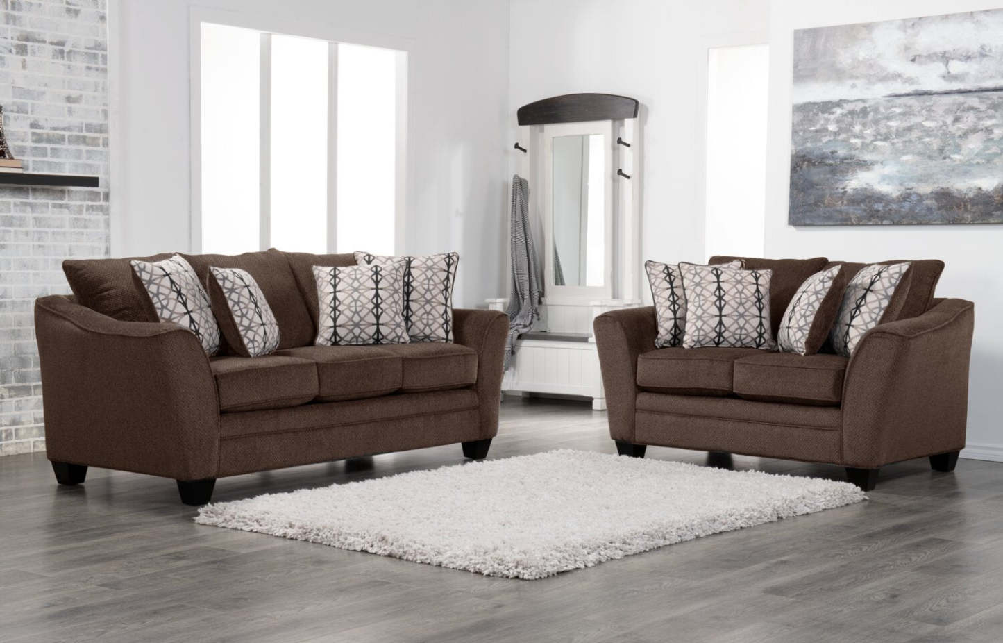 Fabriqué au Canada, canapé de taille condo Febe 85 po en tissu de chenille avec accoudoirs évasés et coussins décoratifs - brun