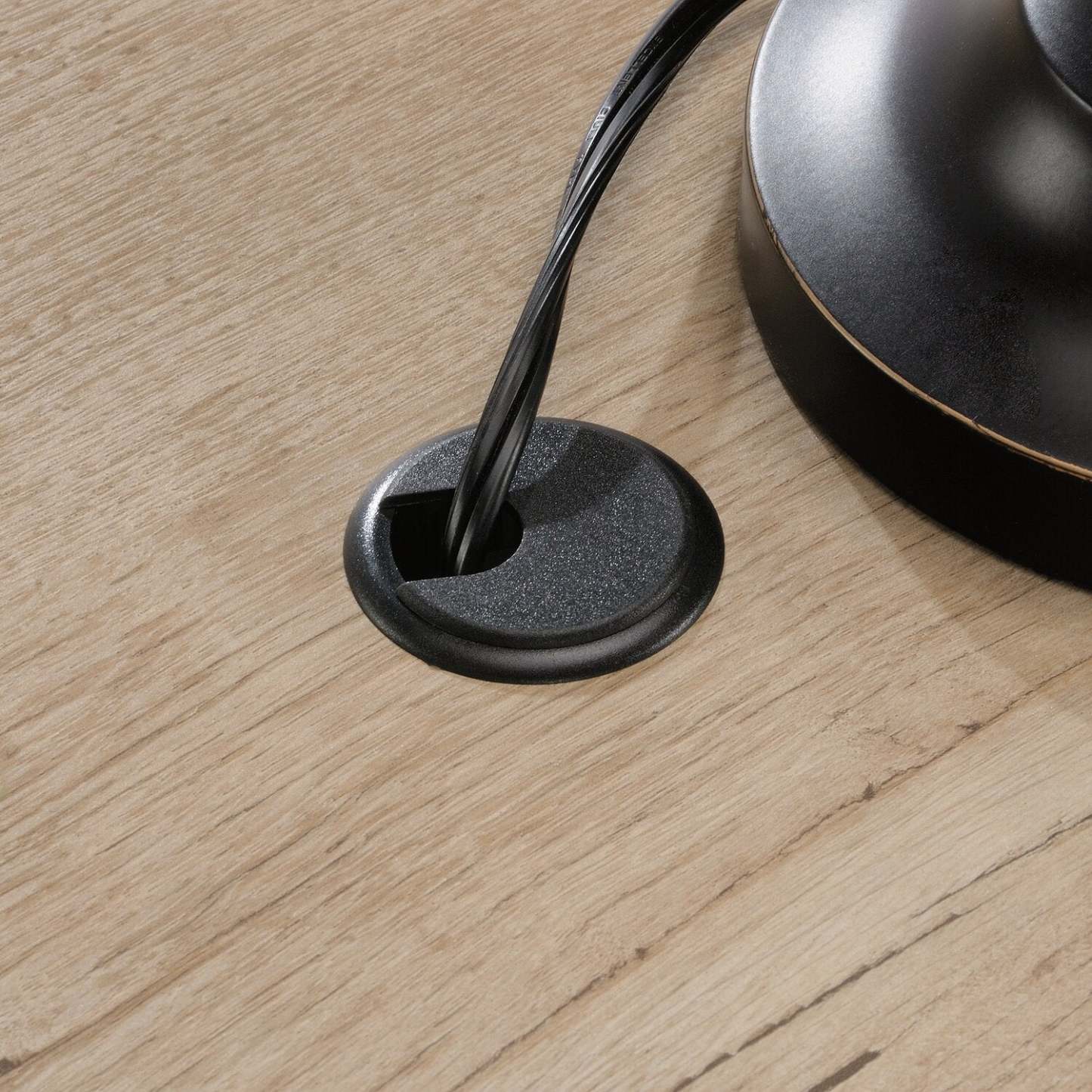 Bureau de direction Akira de 29,53 po à 6 tiroirs - chêne clair