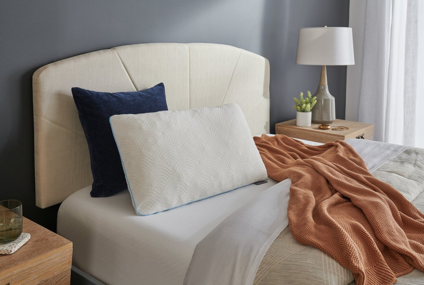 Oreiller ajustable TEMPUR-EssentialMC de Tempur-PedicMD | Tempur-Pedic® TEMPUR-Essential™ Adjustable Pillow