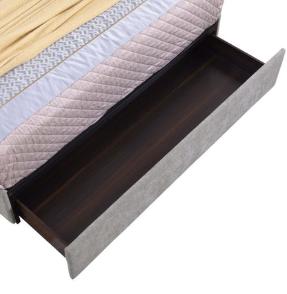 Base de lit de rangement Amos rembourrée en tissu gris avec 3 tiroirs intégrés - format très grand lit
