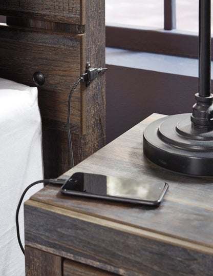 Table de chevet Abby à 2 tiroirs avec port USB, 21,8 L x 24,5 H - Marron | Table de nuit Abby de 21,8 po (L) x 24,5 po (H) à 2 tiroirs avec port USB - brune