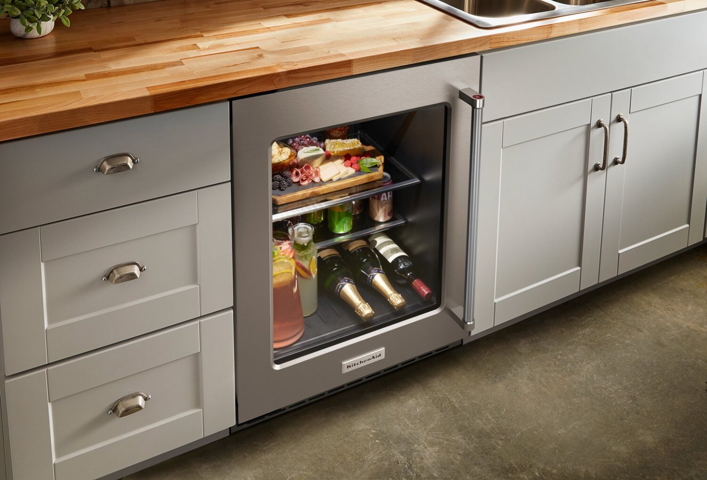 Réfrigérateur KitchenAid de 24 po et de 5,2 pi³ sous le comptoir - acier inoxydable - KURL314KSS | KitchenAid 24 5.2 Cu. Ft. Undercounter Refrigerator - Stainless Steel - KURL314KSS