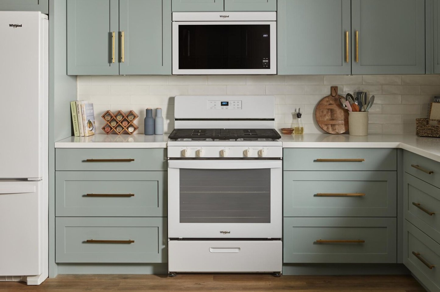 Tourbillon 1,1 Cu. Fort. Micro-ondes encastré avec cuisson de 900 watts - Blanc - YWMMF5930PW | Quatre à micro-ondes à hotte intégrée Whirlpool de 1,1 pi³ à installation affleurée avec cuisson à 900…