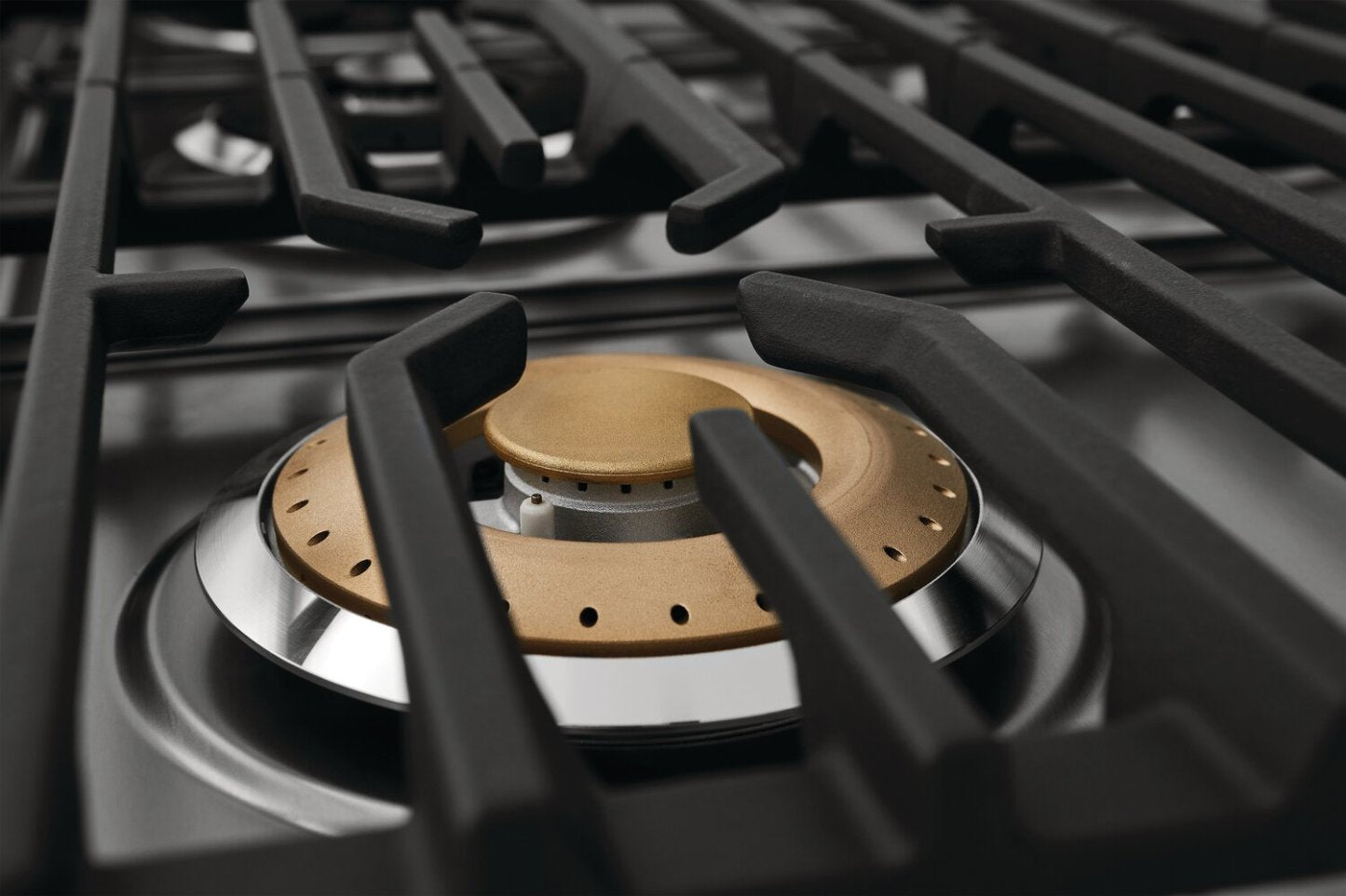 Cuisinière à gaz Frigidaire Professional de 4,4 pi³ à convection véritable avec surface de cuisson à six brûleurs - Smudge-P…