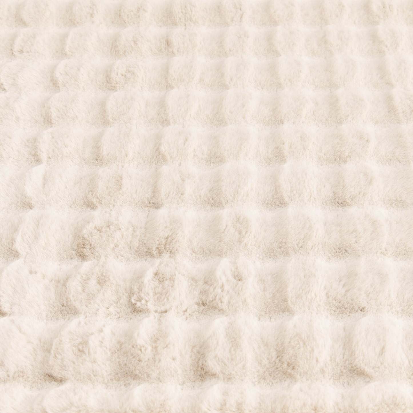 Tapis à bulles en fausse fourrure ivoire avec envers en mousse à mémoire de forme – 5' x 7' | Tapis Bubble en fausse fourrure ivoire avec revers en mousse à mémoire de forme - 5 pi x 7 pi | BUBBIV06