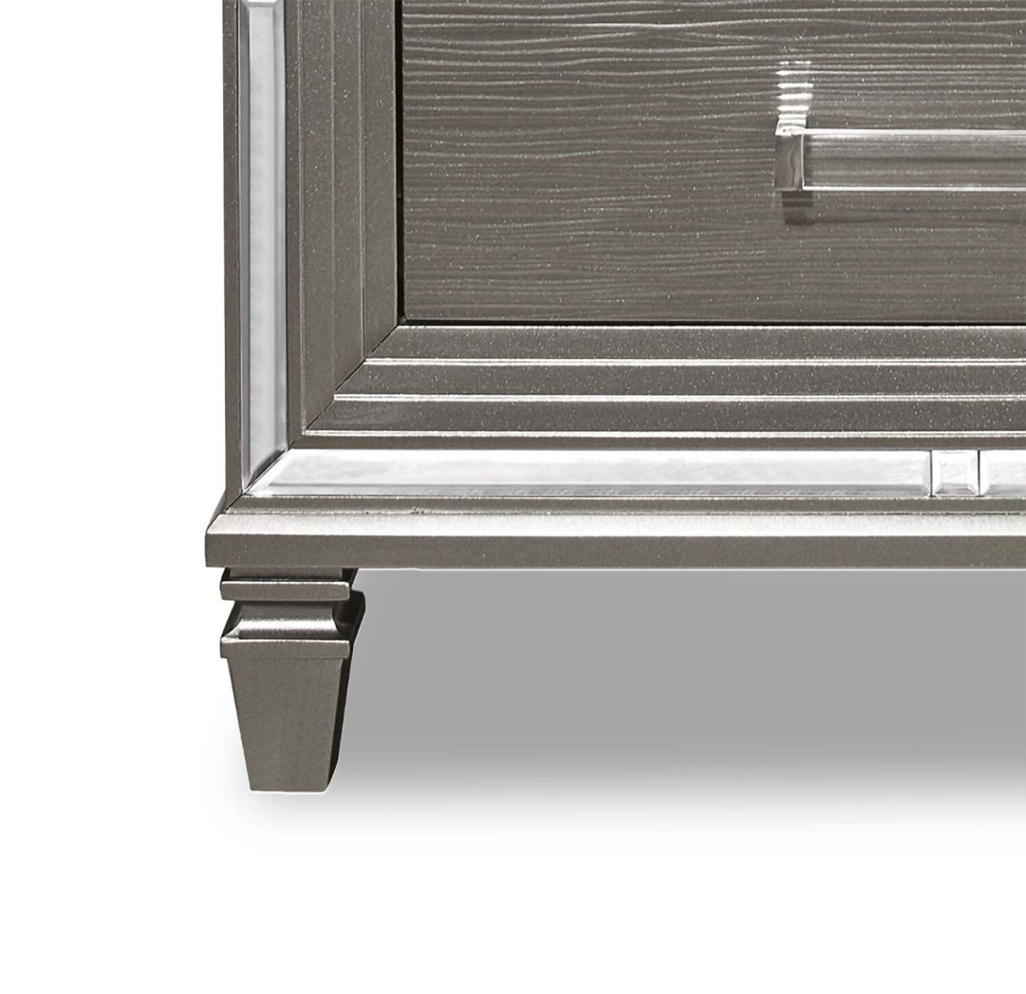 Table de nuit à 2 tiroirs Max Flashlight, 30 L x 30 H, Glam - Argent | Table de nuit somptueuse Max de 30 po (L) x 30 po (H) à 2 tiroirs - argentée