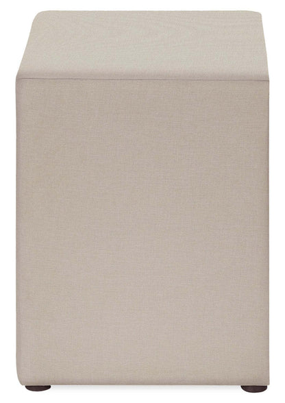 Table de nuit rembourrée à 2 tiroirs Zara, 20,5 L x 20,75 H - Beige | Table de nuit rembourrée Zara de 20,5 po (l) x 20,75 po (H) à 2 tiroirs - beige