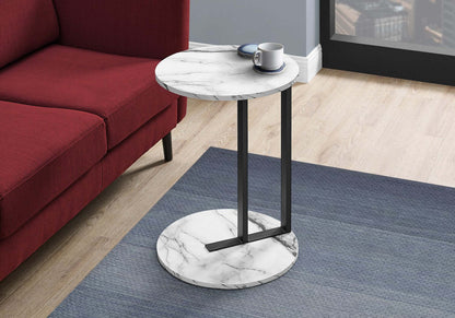Jerri 18.25 C-Shaped Chairside Table - White Marble-Look|Table de fauteuil Jerri de 18,25 po en forme de C - imitation marbre blanc