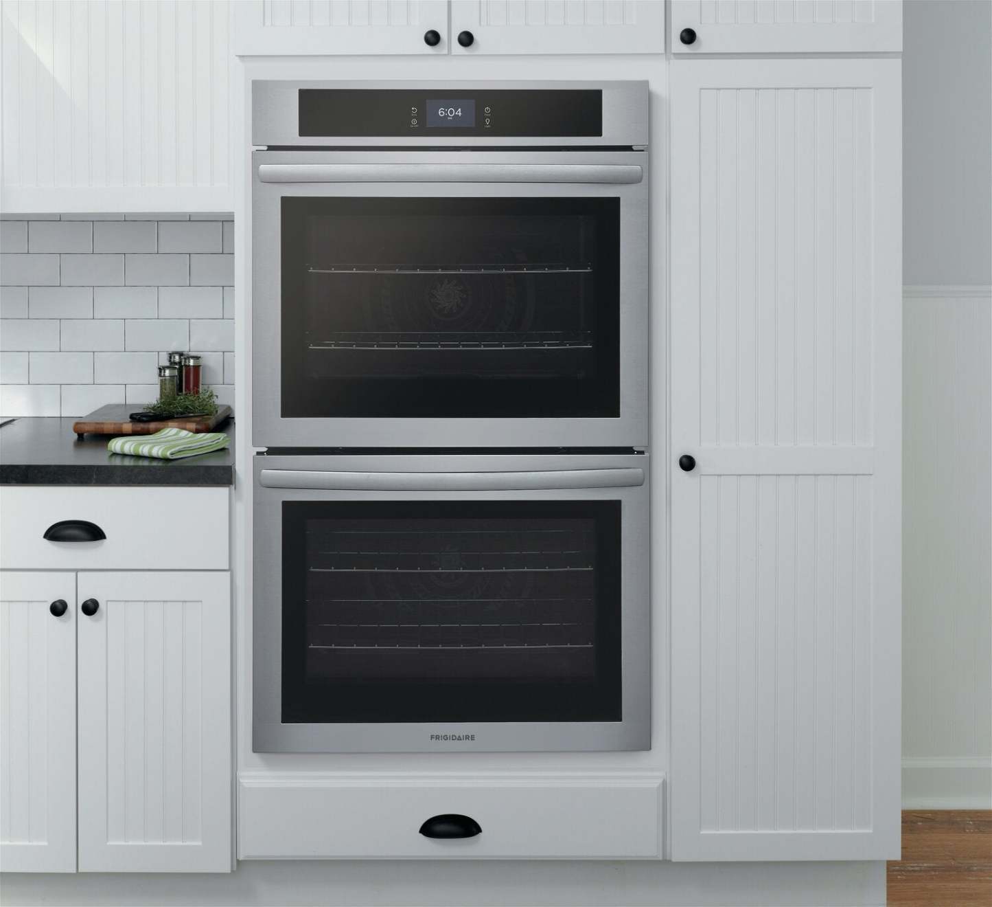 Four mural double électrique Frigidaire de 5,3/5,3 pi³ et de 30 po avec convection à ventilateur - acier inoxydable - FCW… | Frigidaire 30 5.3/5.3 Cu. Ft. Electric Double Wall Oven with Fan Convection - Stainless Steel - FCW…