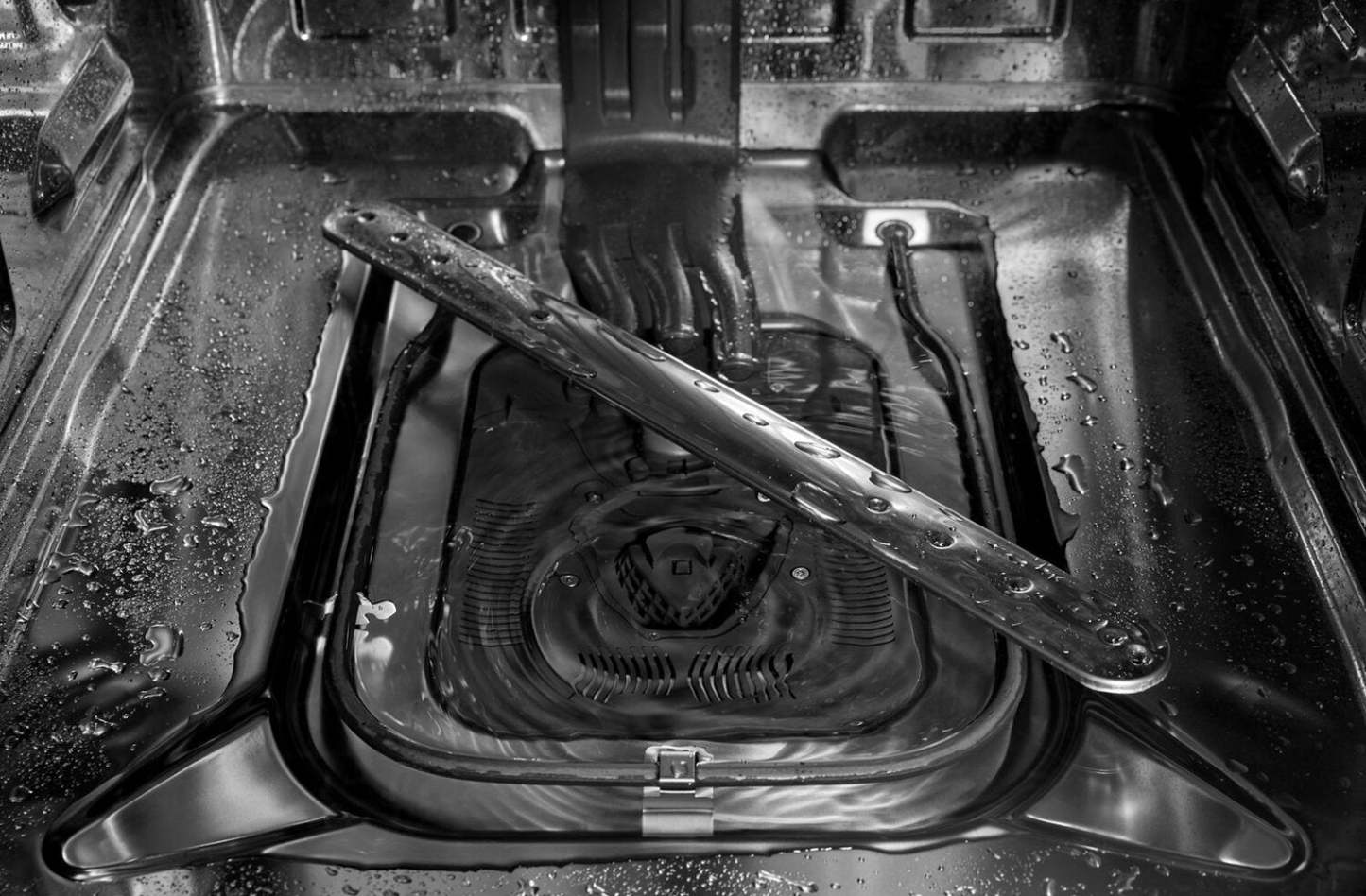 Lave-vaisselle KitchenAid de 24 po et de 44 dBA avec troisième panier 360° Max JetsMC - acier inoxydable avec fini PrintShieldMC - KDTS724SPS