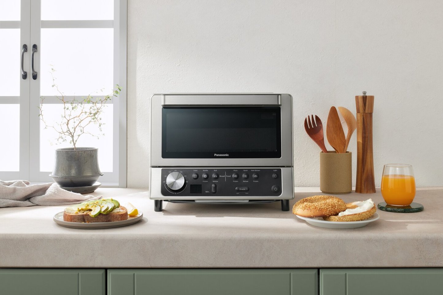 Four grille-pain infrarouge Panasonic FlashXpress - NBG205S | Quatre grille-pain FlashXpress de Panasonic à infrarouge - NBG205S | NBG205SS