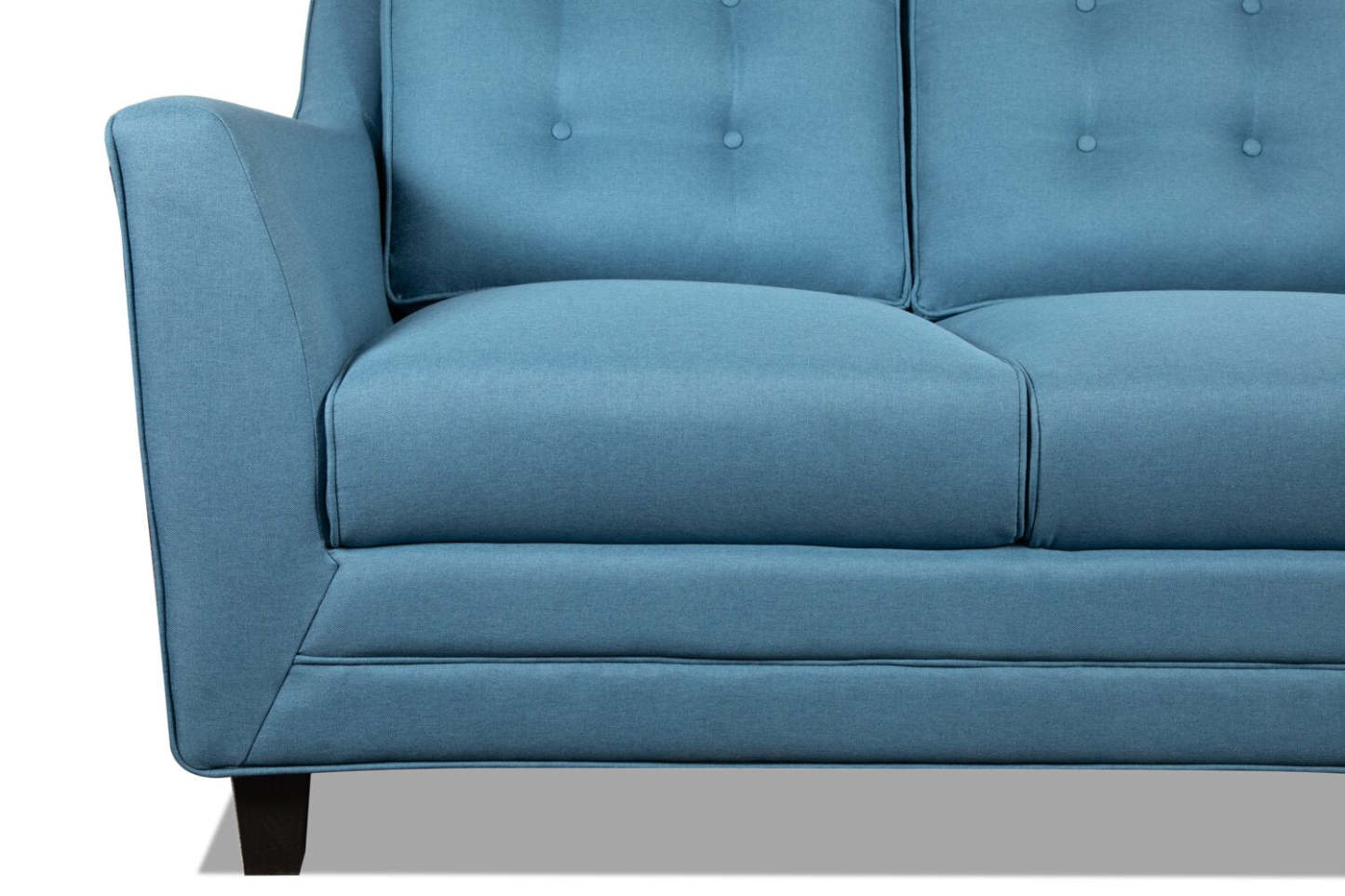 Causeuse Novalee de 57 po en tissu d’apparence lin avec accoudoirs évasés et capitonnage à boutons - bleue