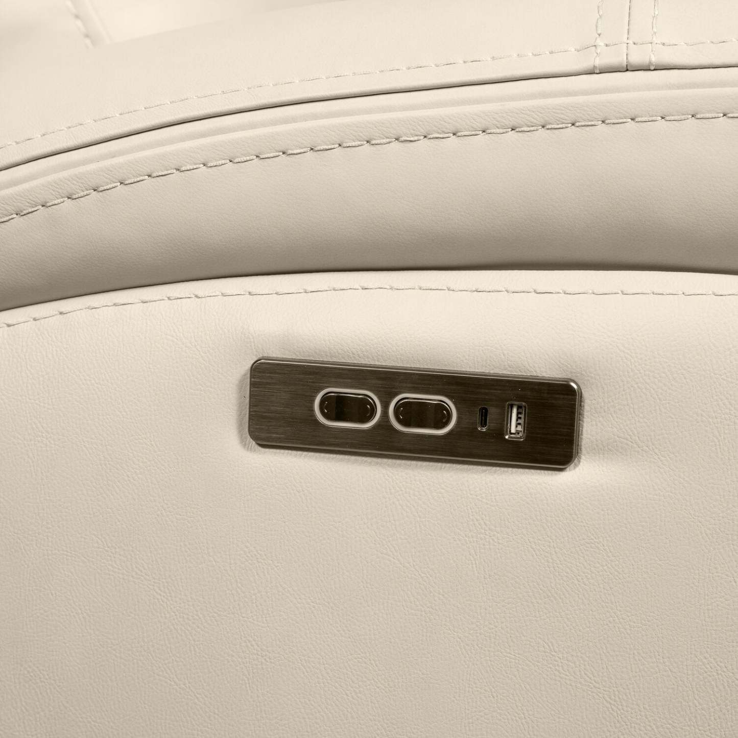 Scott Living Causeuse à inclinaison électrique Prescott 79 en cuir véritable avec appuie-tête électriques - Gris platine | Causeuse à inclinaison électrique Prescott de Scott Living de 79 po en cuir véritable avec appuie-têtes électriques - gris platine