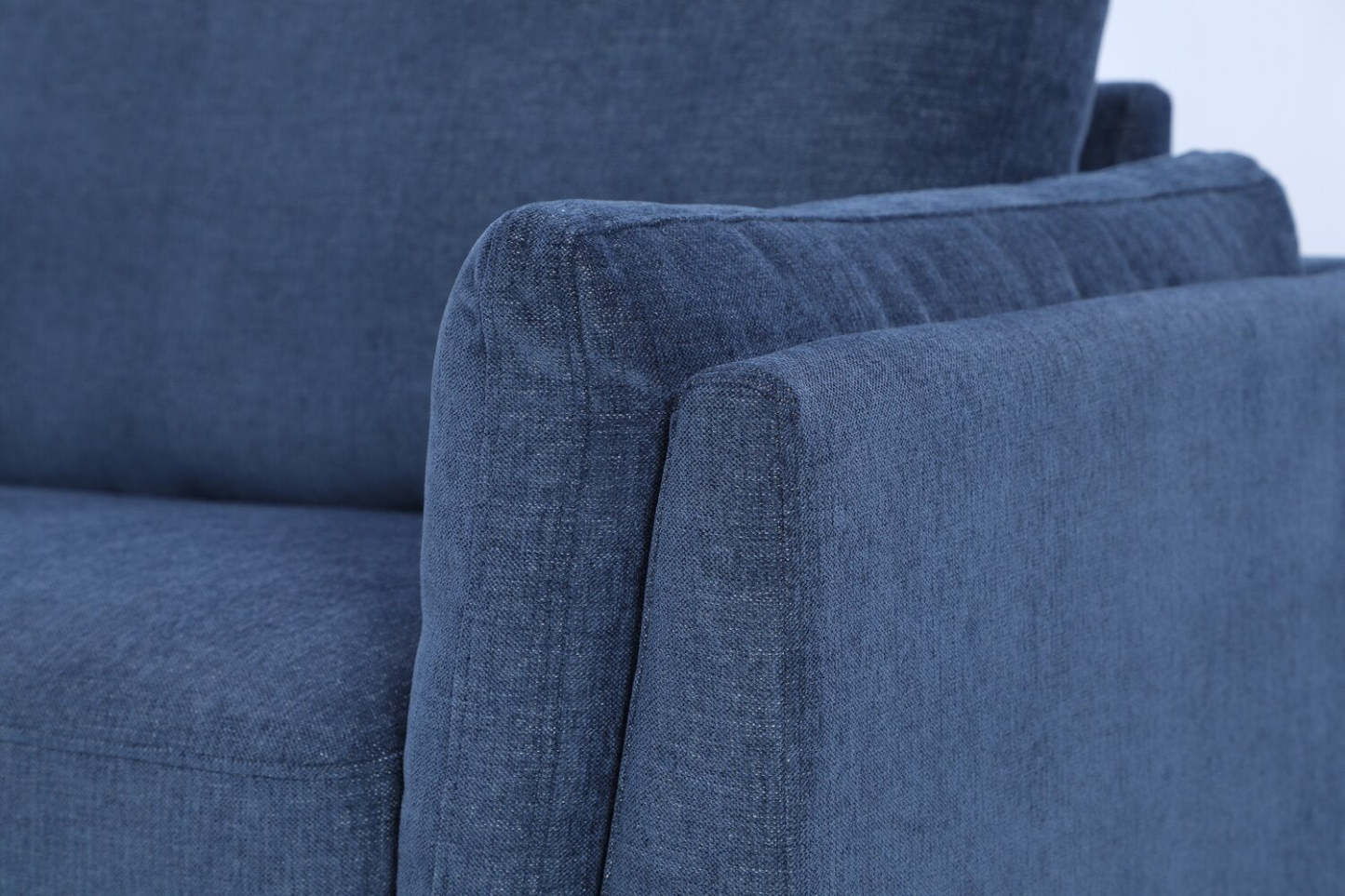 Zara 2-Piece Left-Facing Fabric Sectional with Chaise and Wood Legs - Navy | Canapé sectionnel gauche Zara 2 pièces en tissu avec chaise longue et pieds en bois - bleu marine
