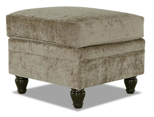 Fabriqué au Canada Ottoman Bellmont 26 en tissu chenille avec pieds en bois - Brun caramel | Pouf Bellmont de 26 po fabriqué au Canada en tissu de chenille avec pattes en bois - brun caramel