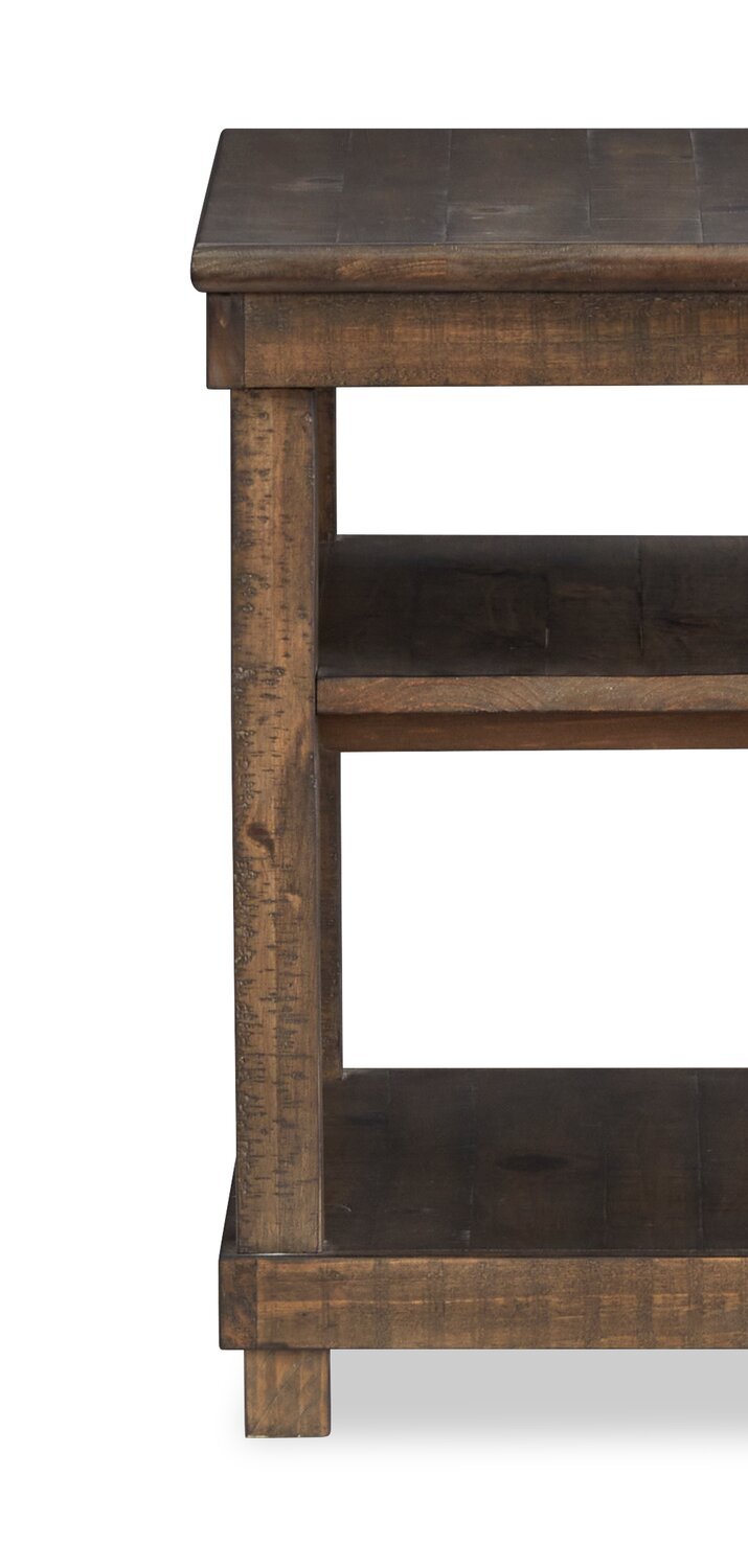 Table de fauteuil Edwin 18" Country Pine avec étagères - Homestead Brown | Table de fauteuil Edwin de 18 po en pin champêtre avec étagères - brun champêtre