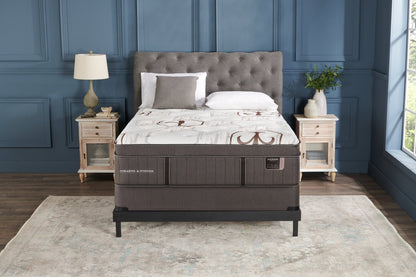 Ensemble à Euro-plateau Cardiff City Collection Founders de Stearns &amp; Foster pour lit double | CRDCTYFP