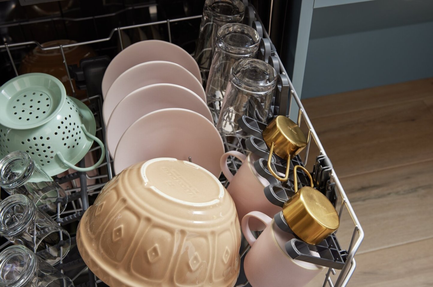 Lave-vaisselle encastré Whirlpool de 24 po et de 44 dBA avec commandes sur le dessus - noir - WDT550SAPB | Whirlpool 24 44 dBA Built-In Top-Control Dishwasher - Black - WDT550…