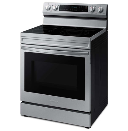Cuisinière intelligente électrique amovible Samsung de 6,3 pi³ avec friture à air - acier inoxydable - NE63A6711SS/…