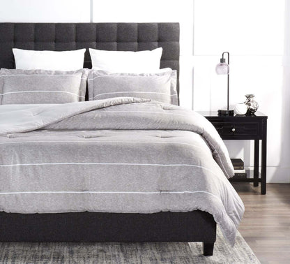 Stripes 3-Piece King Comforter Set - Grey| Ensemble d'édredon Stripes 3 pièces pour très grand lit - gris | STRPE3KG