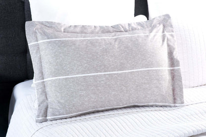 Stripes 3-Piece King Comforter Set - Grey| Ensemble d'édredon Stripes 3 pièces pour très grand lit - gris | STRPE3KG