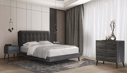 Table de nuit Nash à 2 tiroirs, 21,3 L x 22,6 H, Moderne Mid-Century - Gris Foncé | Table de nuit moderne du milieu du 20e siècle Nash de 21,3 po (L) x 22,6 po (H) à 2 tiroirs - gris foncé